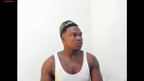 Snapshot of troykhalil chatting on 11.09.25 Troy Khalil online show from 11.09.25