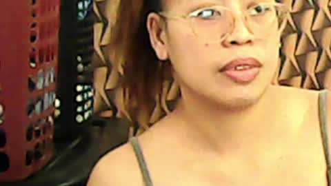 Snapshot of truefilipinabeauty chatting on 04.01.26 emily online show from 04.01.26