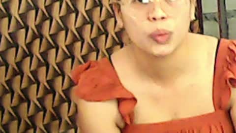 Snapshot of truefilipinabeauty chatting on 04.04.26 emily online show from 04.04.26