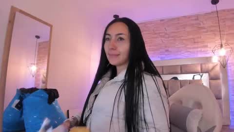   online show from 03.04.25