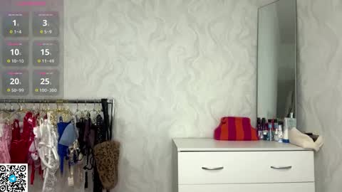 Molly online show from 11.08.25