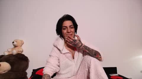 Snapshot of trynaruh chatting on 02.17.25 Judith online show from 02.17.25