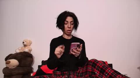 Snapshot of trynaruh chatting on 02.25.25 Judith online show from 02.25.25