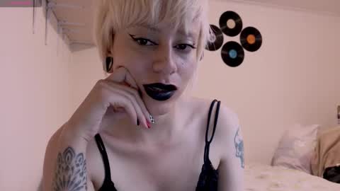 Cait online show from 10.17.25