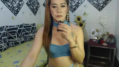 Snapshot of tsakesha chatting on 02.15.25 akesha online show from 02.15.25
