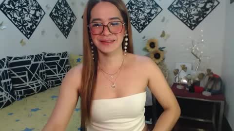Snapshot of tsakesha chatting on 02.18.25 akesha online show from 02.18.25