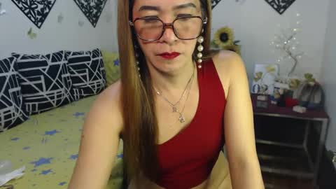 Snapshot of tsakesha chatting on 02.25.25 akesha online show from 02.25.25