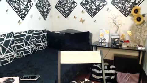 Snapshot of tsakesha chatting on 03.09.25 akesha online show from 03.09.25