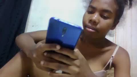 Snapshot of tsaralaza chatting on 09.29.25 tsaralaza online show from 09.29.25