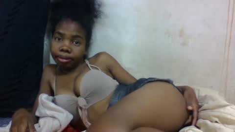 Snapshot of tsaralaza chatting on 09.30.25 tsaralaza online show from 09.30.25