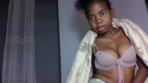 Snapshot of tsaralaza chatting on 10.04.25 tsaralaza online show from 10.04.25