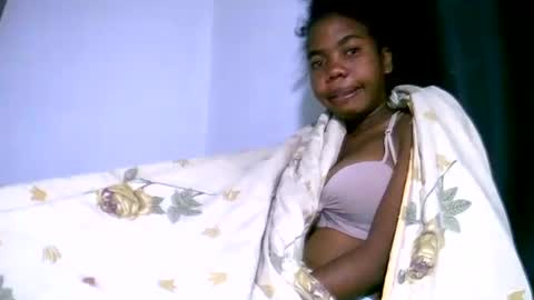 Snapshot of tsaralaza chatting on 10.05.25 tsaralaza online show from 10.05.25