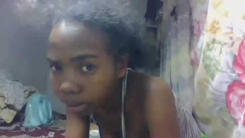 Snapshot of tsaralaza chatting on 10.15.25 tsaralaza online show from 10.15.25