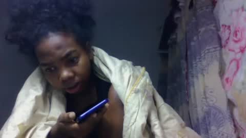 Snapshot of tsaralaza chatting on 10.17.25 tsaralaza online show from 10.17.25