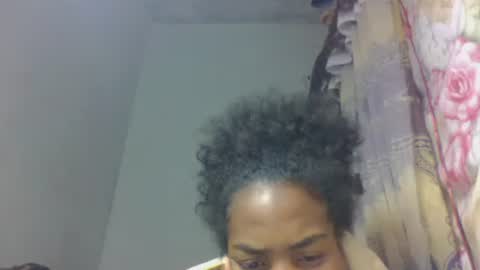 Snapshot of tsaralaza chatting on 10.18.25 tsaralaza online show from 10.18.25