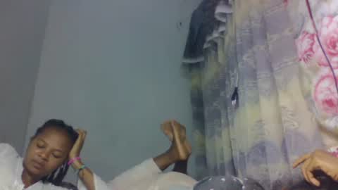 Snapshot of tsaralaza chatting on 10.18.25 tsaralaza online show from 10.18.25