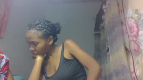 Snapshot of tsaralaza chatting on 10.22.25 tsaralaza online show from 10.22.25