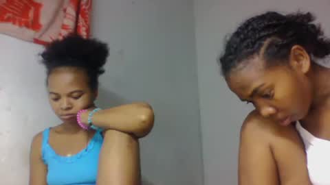 Snapshot of tsaralaza chatting on 10.23.25 tsaralaza online show from 10.23.25