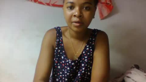 Snapshot of tsaralaza chatting on 11.01.25 tsaralaza online show from 11.01.25