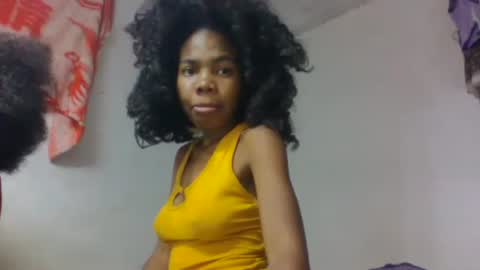 Snapshot of tsaralaza chatting on 11.09.25 tsaralaza online show from 11.09.25