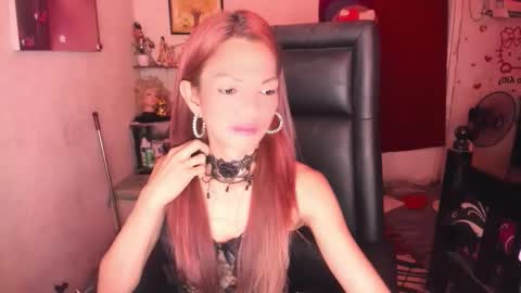 tschivasregal online show from 04.18.26