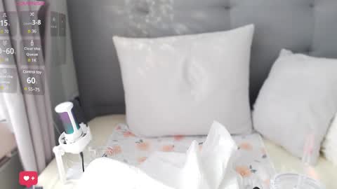 Anne Bebe online show from 03.04.25