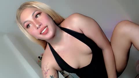 Snapshot of tsgirl_julian69 chatting on 10.19.25 Julian online show from 10.19.25