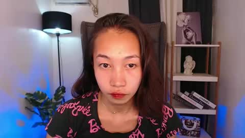 Snapshot of tskitty_girl chatting on 10.04.25 tskitty_girl online show from 10.04.25