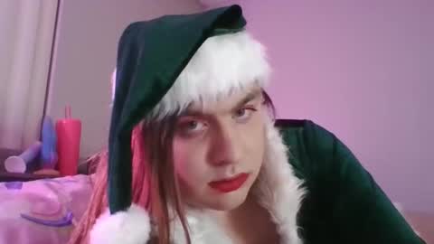 TSPhoenixEvelyn online show from 12.25.24