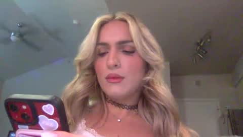 Snapshot of tsprinces chatting on 10.02.25 tsprinces online show from 10.02.25