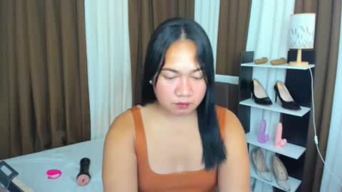 Karen Oquio online show from 09.17.25