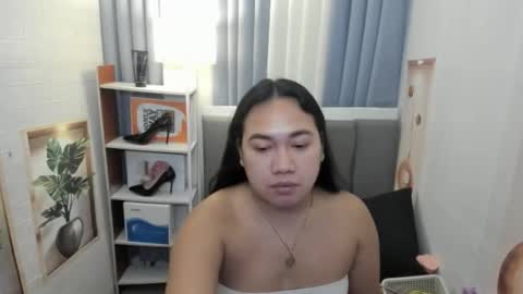 Karen Oquio online show from 12.15.25