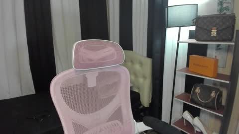 Snapshot of tsuncutmargauxx chatting on 11.05.25 tsuncutmargauxx online show from 11.05.25