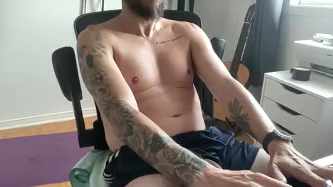 Snapshot of tt_boy2000 chatting on 10.06.25 TT Boy2000 online show from 10.06.25