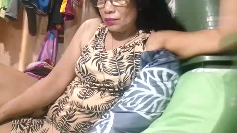 Snapshot of tuchmegently chatting on 05.11.26 Mae online show from 05.11.26