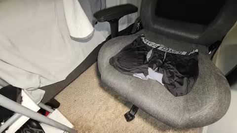 Snapshot of turealmoreno chatting on 10.20.25 Taki online show from 10.20.25