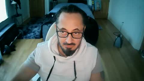 Snapshot of tuscan_taurus chatting on 04.23.26 tuscan_taurus online show from 04.23.26