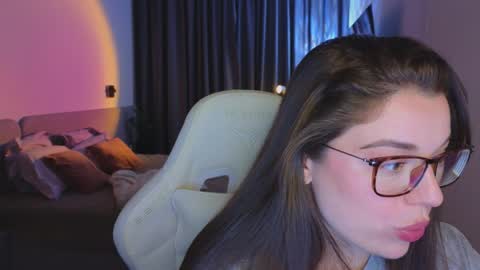 Snapshot of tutti_frutti_ chatting on 10.04.25 Ariana online show from 10.04.25