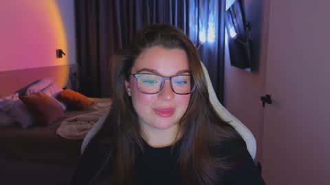 Snapshot of tutti_frutti_ chatting on 10.15.25 Ariana online show from 10.15.25