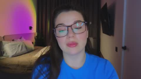 Snapshot of tutti_frutti_ chatting on 10.26.25 Ariana online show from 10.26.25