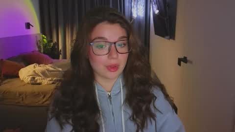 Snapshot of tutti_frutti_ chatting on 11.04.25 Ariana online show from 11.04.25