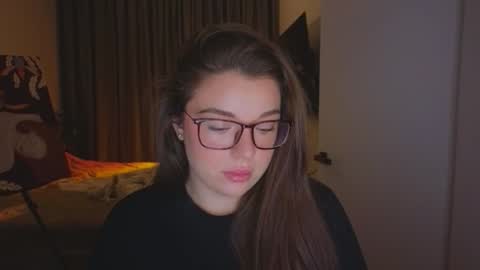 Snapshot of tutti_frutti_ chatting on 11.08.25 Ariana online show from 11.08.25