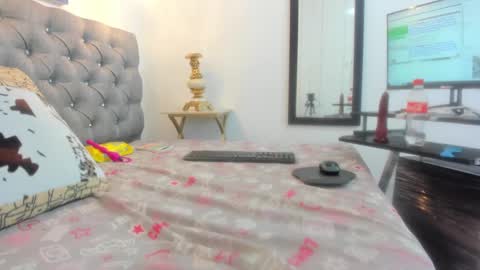 tutty_sweet online show from 12.31.24