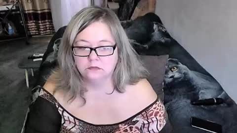 Lana online show from 10.17.25