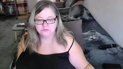 Snapshot of tviks chatting on 02.11.26 Lana online show from 02.11.26