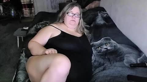 Snapshot of tviks chatting on 02.13.26 Lana online show from 02.13.26