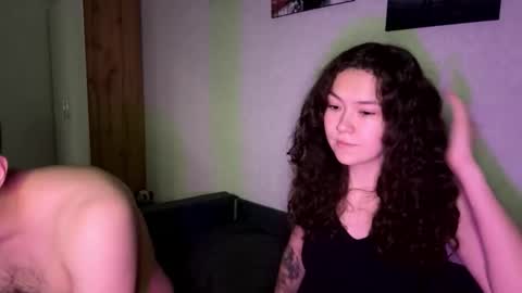 Snapshot of tw1nflame chatting on 11.02.25 Twin Flame online show from 11.02.25