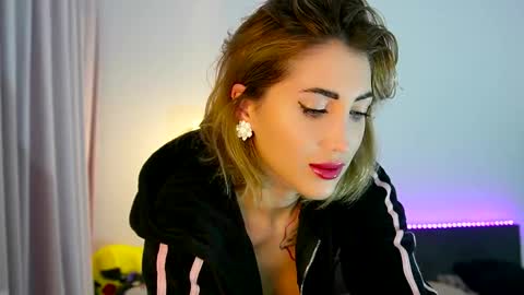 MayCarrey online show from 10.07.25