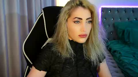 Snapshot of tweety_twist chatting on 06.19.26 MayCarrey online show from 06.19.26