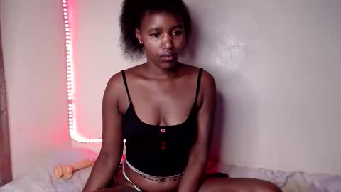 Snapshot of twilight_rose chatting on 11.03.25 Twillight online show from 11.03.25